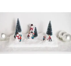 Landschaft aus Styropor mit Schnee