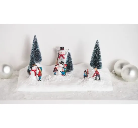 Landschaft aus Styropor mit Schnee