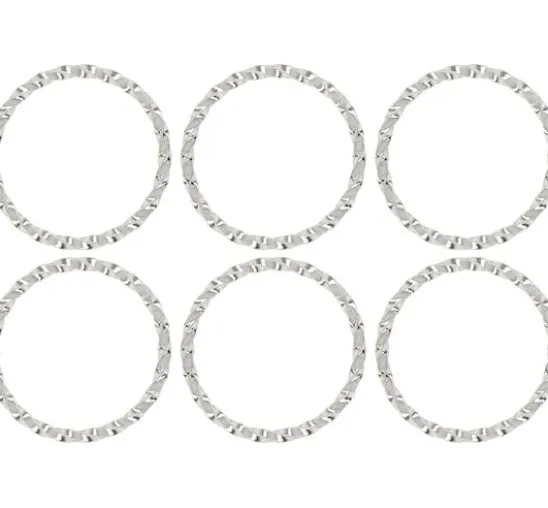 Metall Ring gedreht