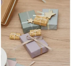 Miniatur Päckchen und Briefe