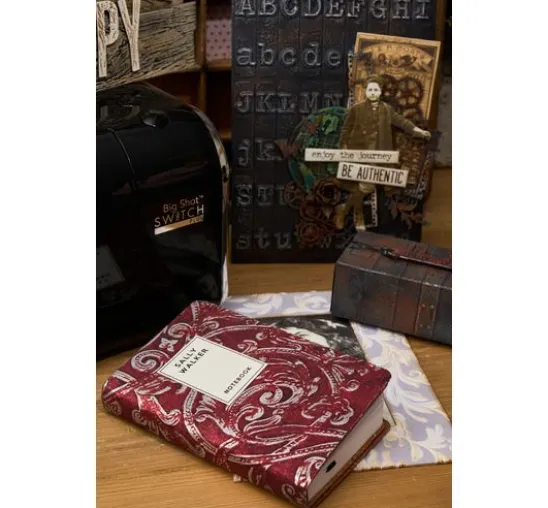 Sizzix A5 3D-Prägeschablone by Tim Holtz