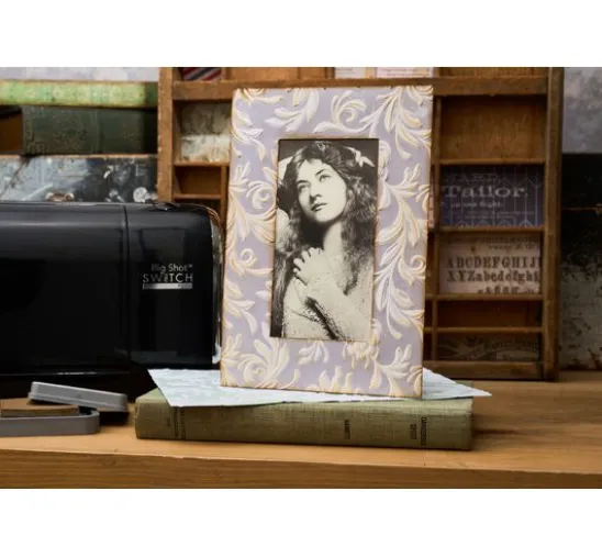 Sizzix A5 3D-Prägeschablone by Tim Holtz