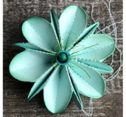 Stanzschablone-Faltblumen